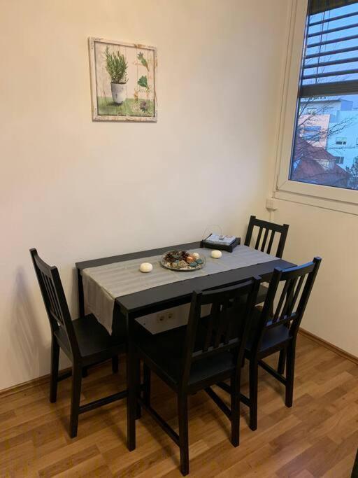 Charmante Wohnung In St. Peter. Graz Buitenkant foto